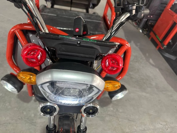 Грузовой электротрицикл VOLTOR Вояж 1100 60V 31Ah